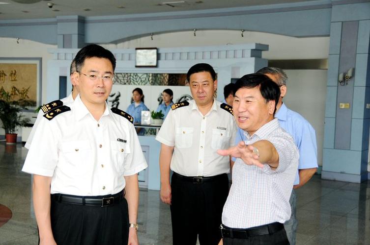 龙口海关关长岳进波一行来道恩走访调研